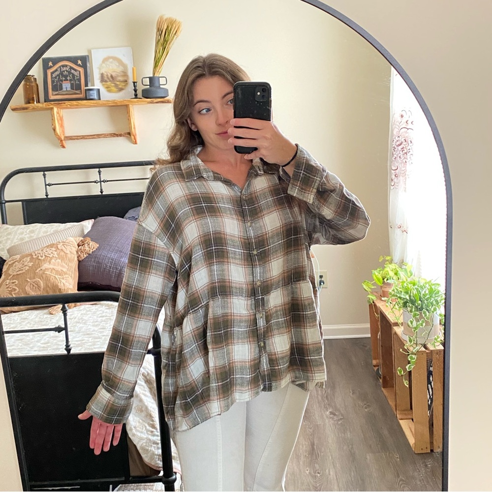 American Eagle Babydoll Oversized Green, White and Orange Flannel — Women’s S
